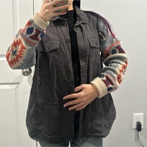 Gray Aztec sleeve shacket 🏞️